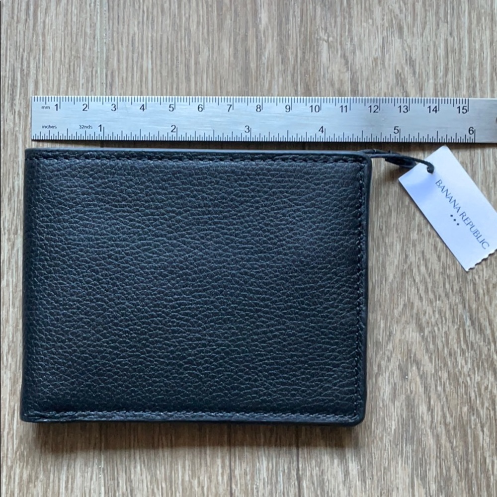 Banana Republic Men’s Wallet